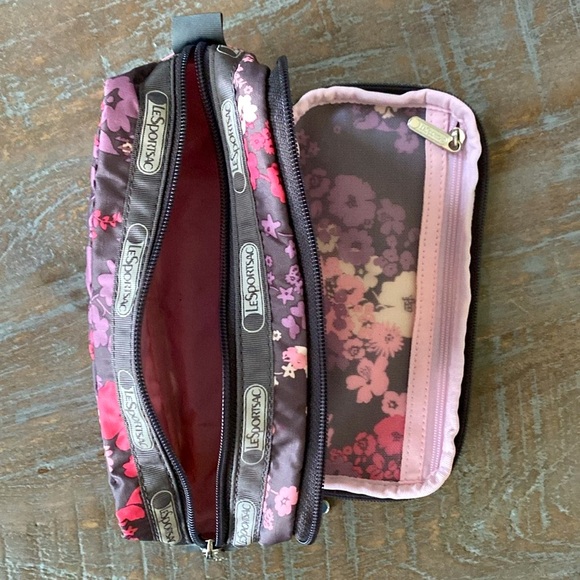 Floral Beauty Cosmetic Case - Picture 4 of 4